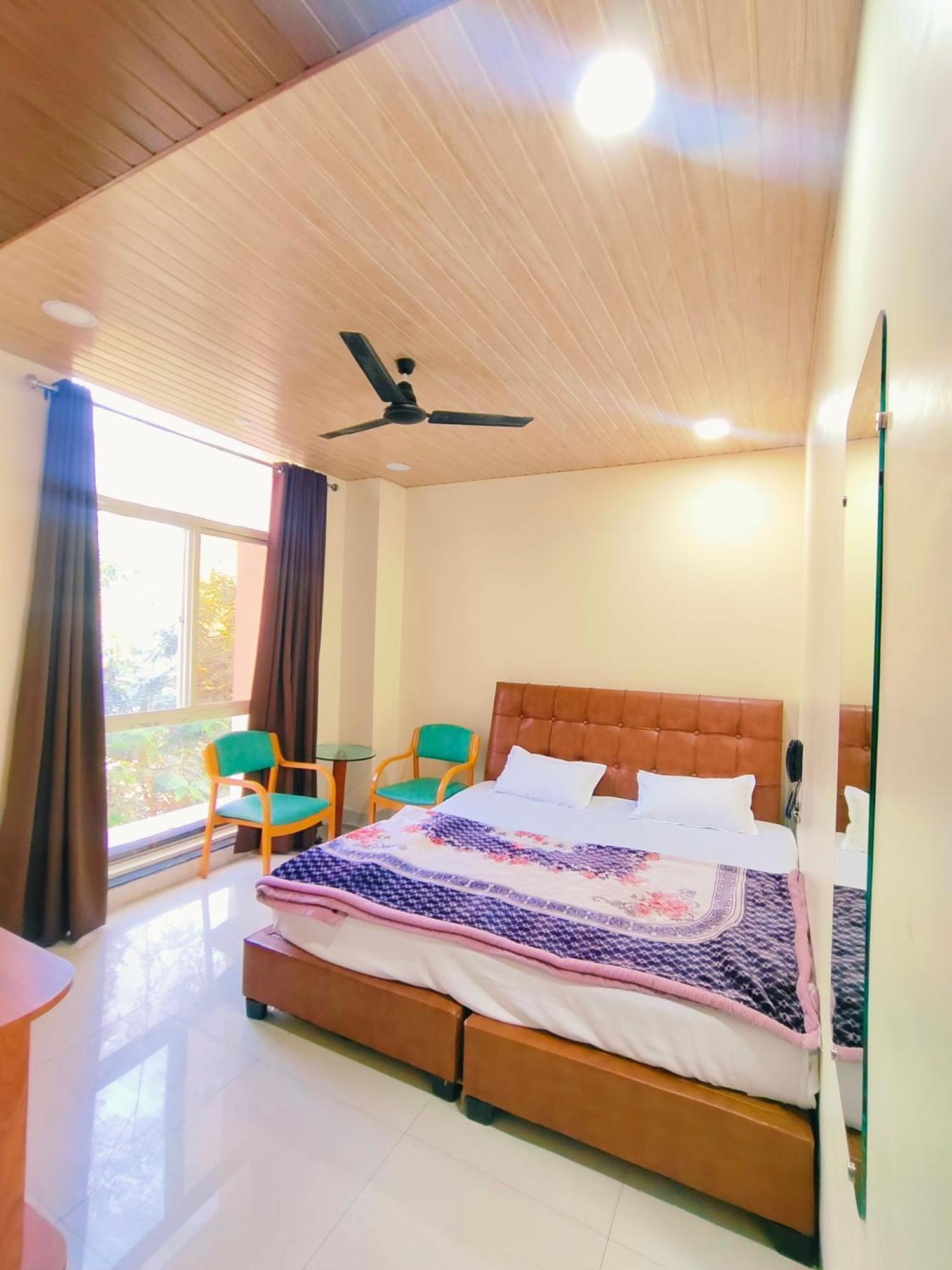 Hotel Shri Shiv Ganga Bhakt Niwas Ujjain Zewnętrze zdjęcie
