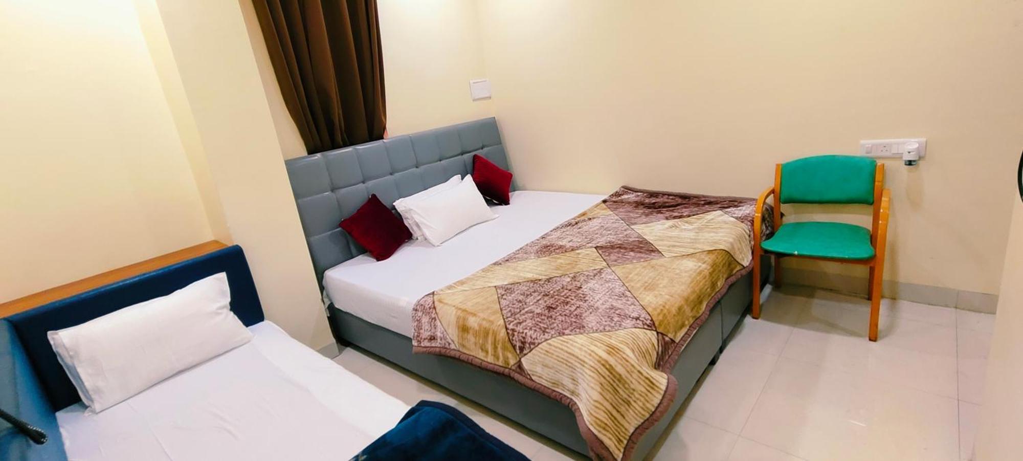 Hotel Shri Shiv Ganga Bhakt Niwas Ujjain Zewnętrze zdjęcie