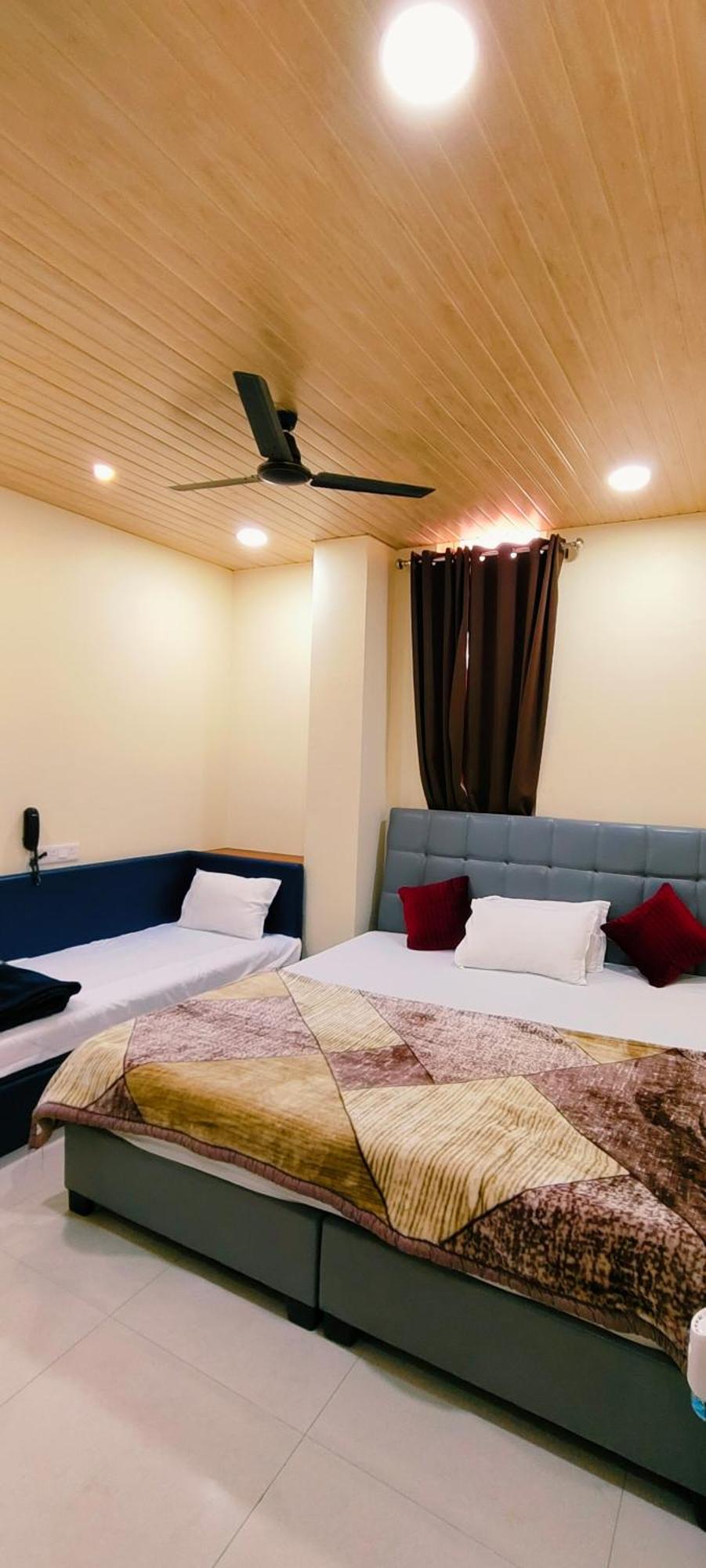 Hotel Shri Shiv Ganga Bhakt Niwas Ujjain Zewnętrze zdjęcie