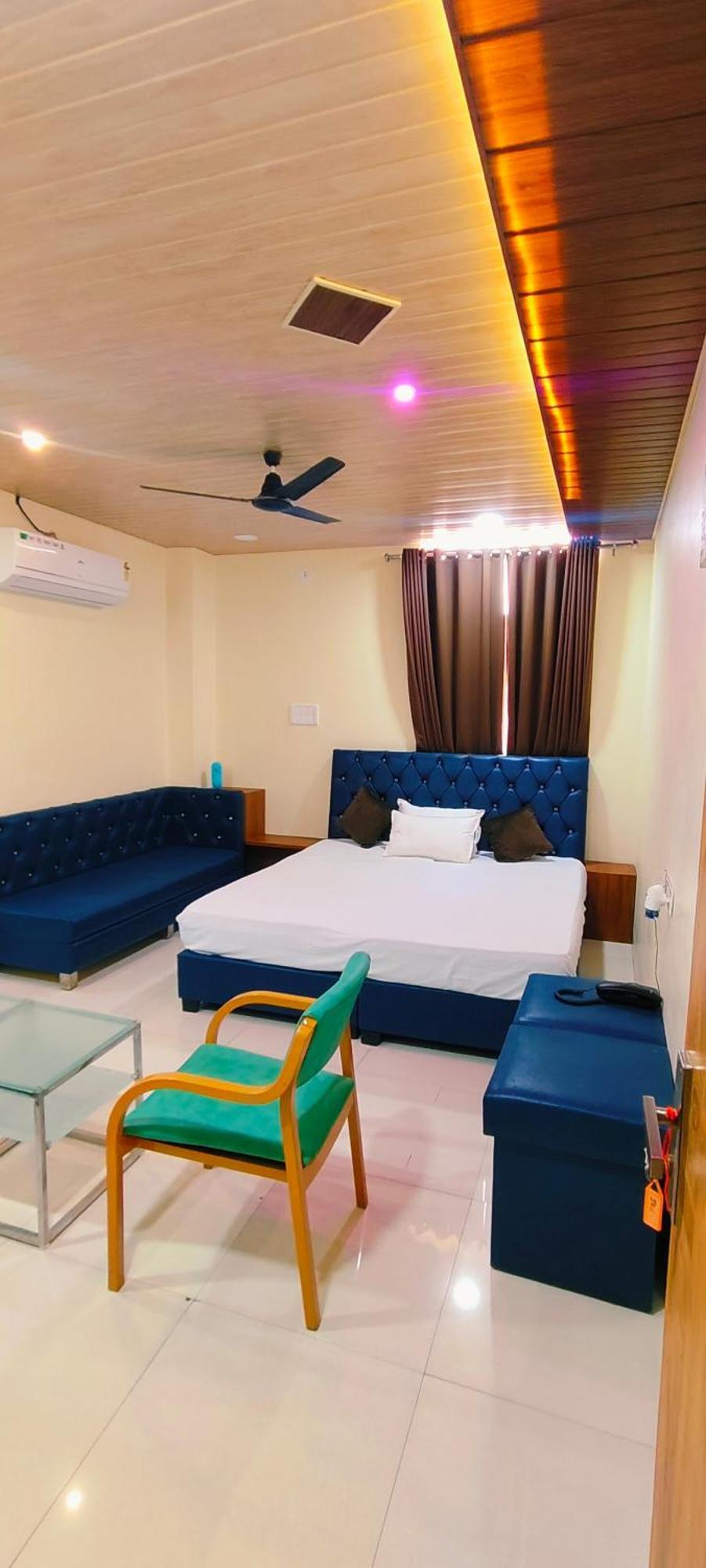 Hotel Shri Shiv Ganga Bhakt Niwas Ujjain Zewnętrze zdjęcie