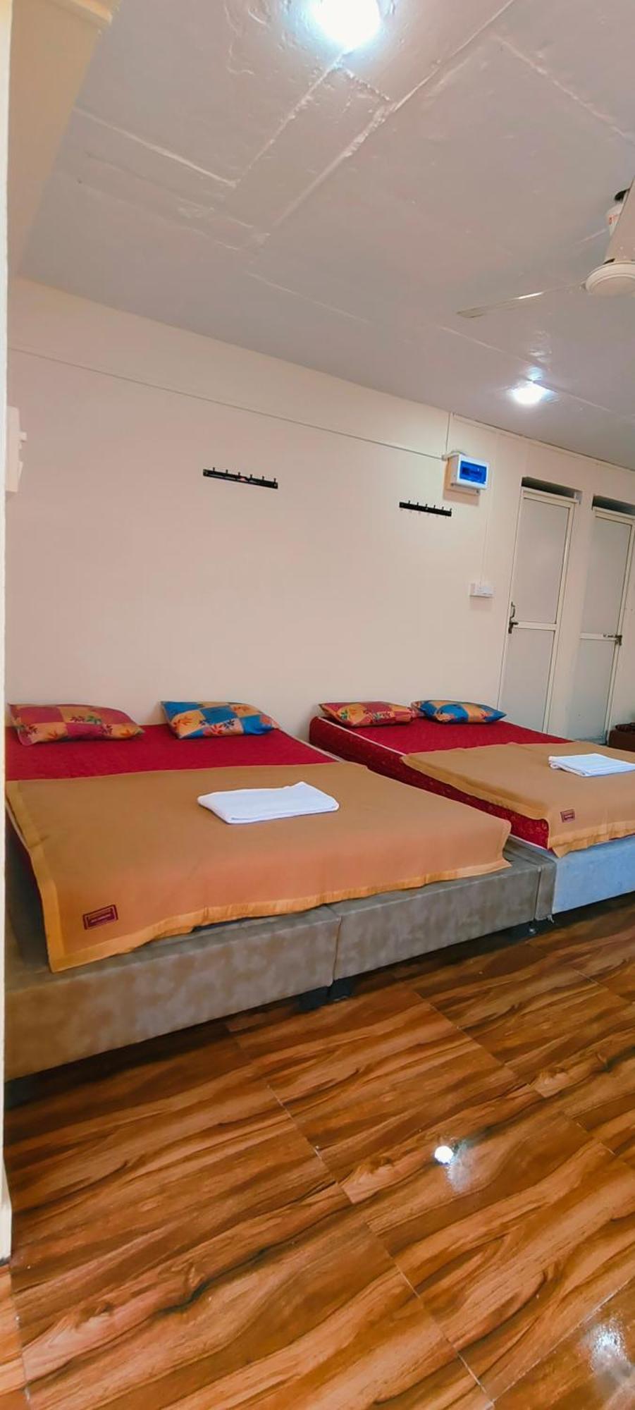 Hotel Shri Shiv Ganga Bhakt Niwas Ujjain Zewnętrze zdjęcie