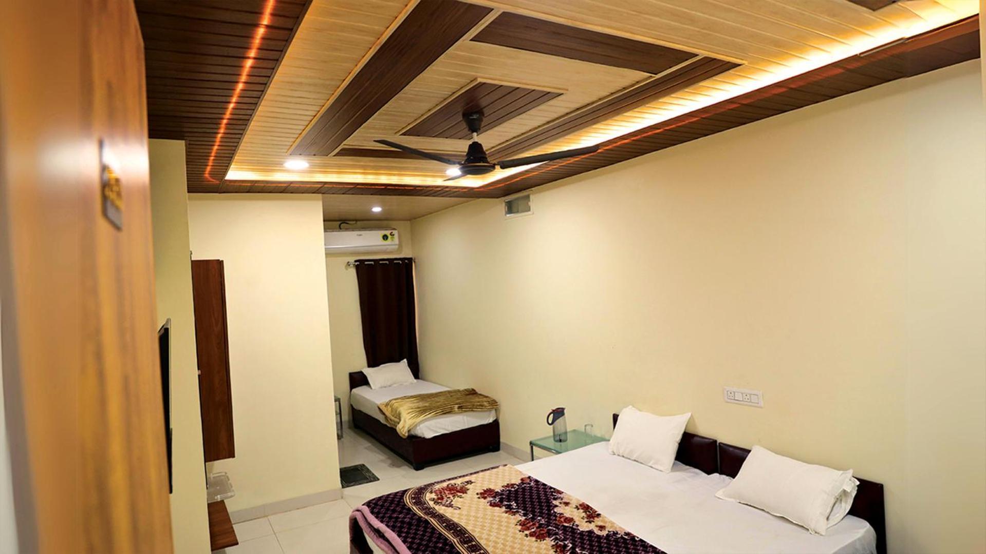Hotel Shri Shiv Ganga Bhakt Niwas Ujjain Zewnętrze zdjęcie
