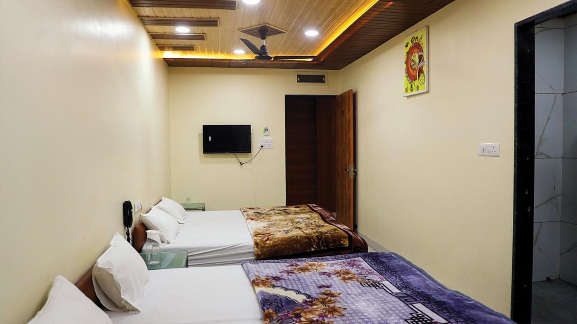 Hotel Shri Shiv Ganga Bhakt Niwas Ujjain Zewnętrze zdjęcie