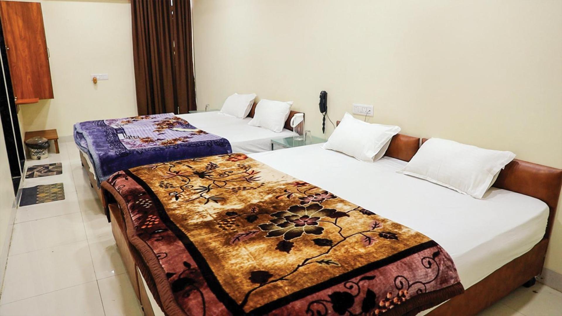 Hotel Shri Shiv Ganga Bhakt Niwas Ujjain Zewnętrze zdjęcie