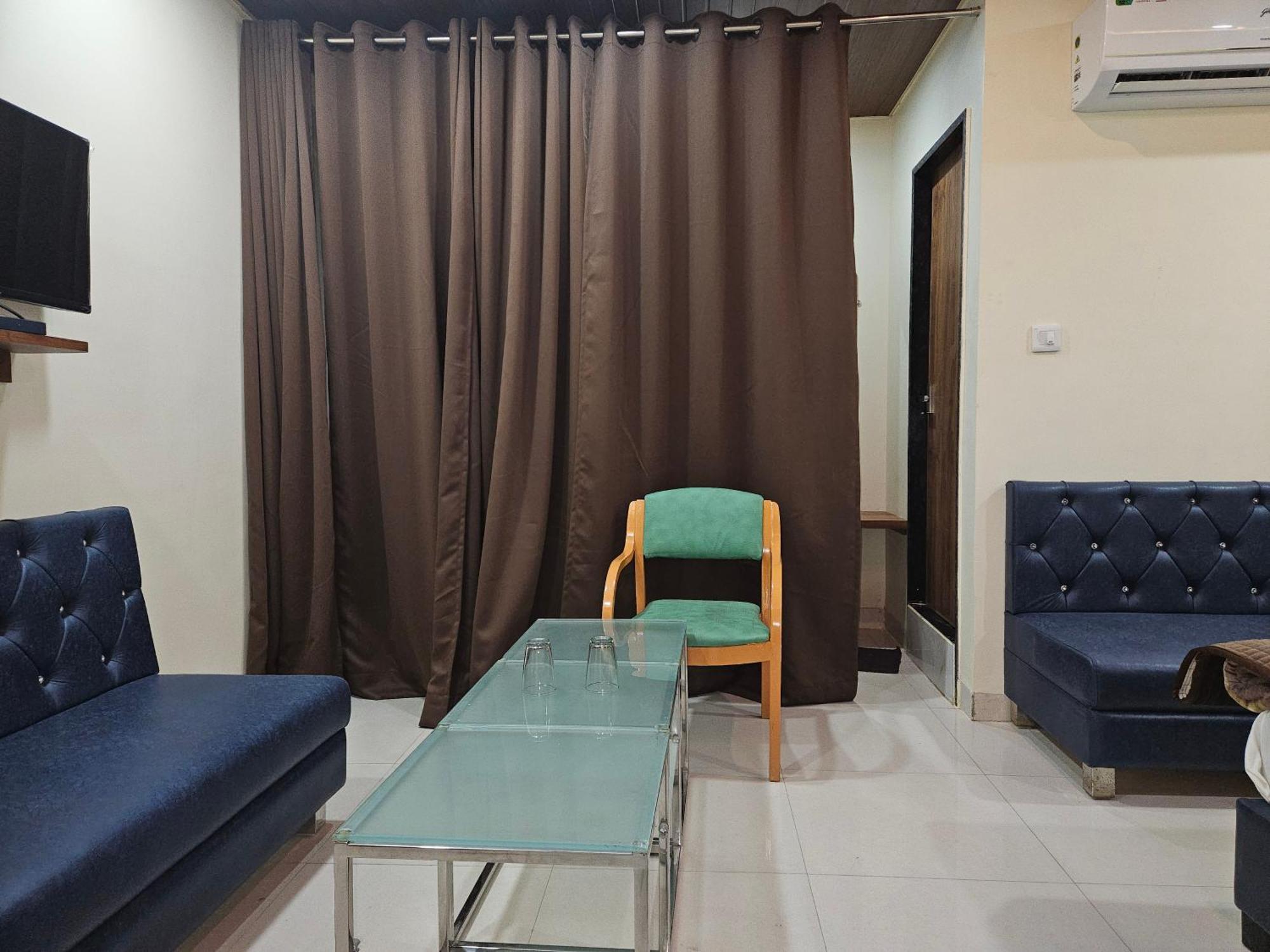 Hotel Shri Shiv Ganga Bhakt Niwas Ujjain Zewnętrze zdjęcie