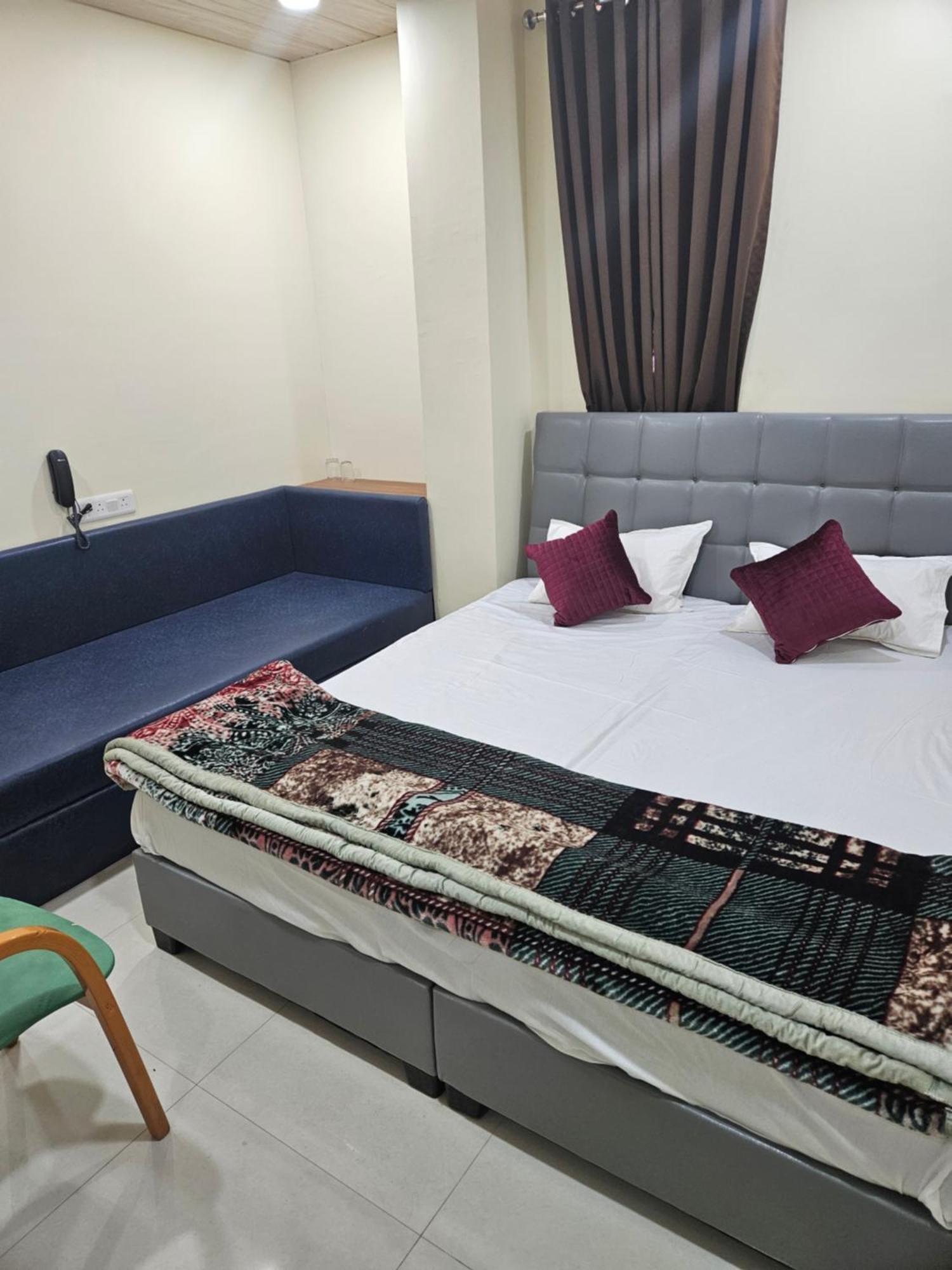 Hotel Shri Shiv Ganga Bhakt Niwas Ujjain Zewnętrze zdjęcie