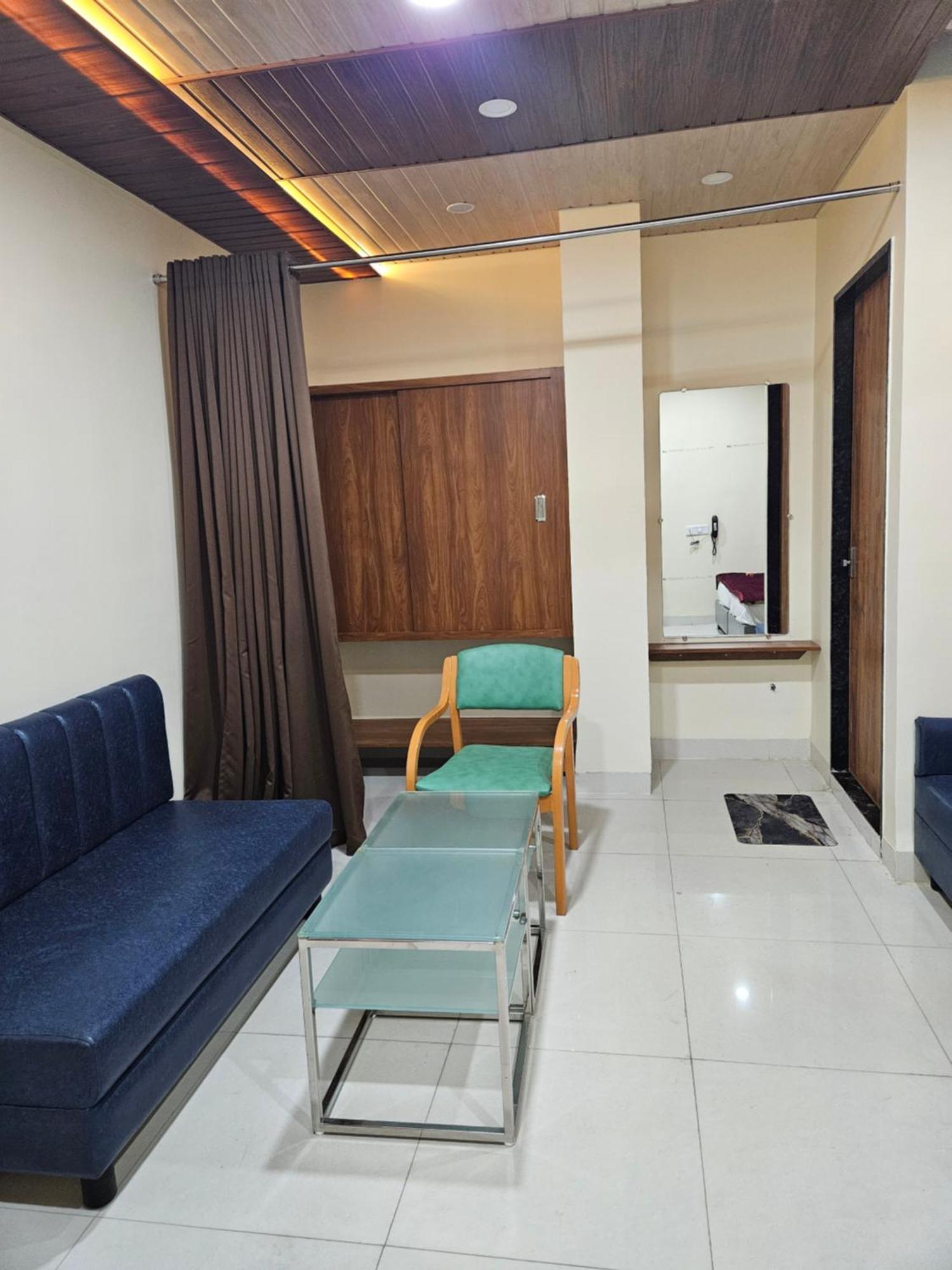 Hotel Shri Shiv Ganga Bhakt Niwas Ujjain Zewnętrze zdjęcie