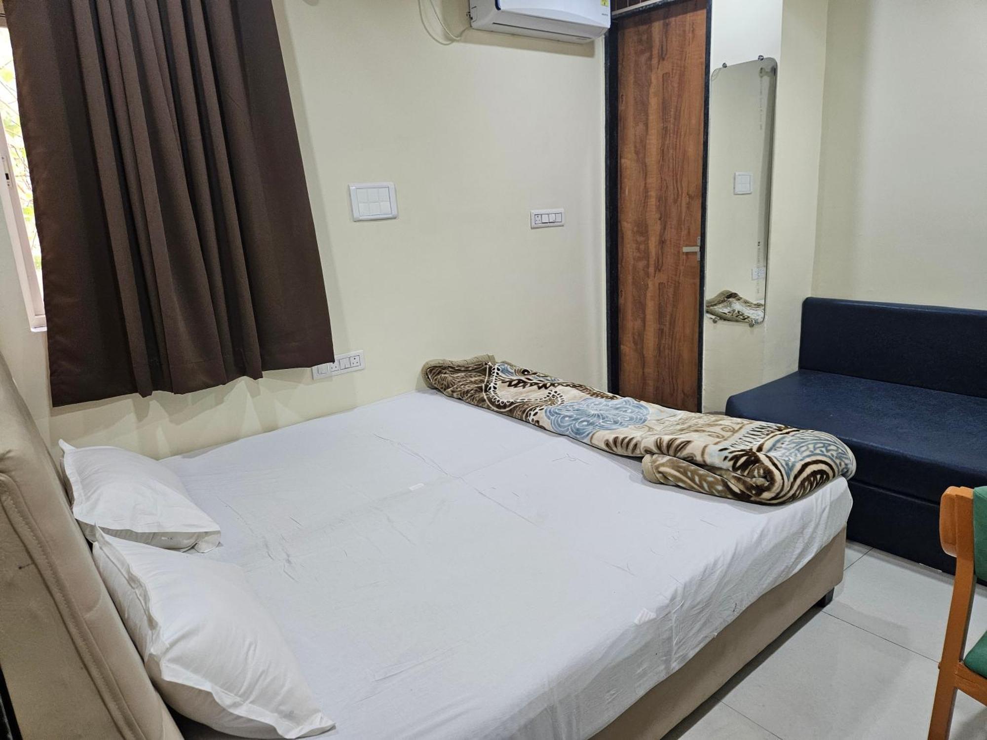 Hotel Shri Shiv Ganga Bhakt Niwas Ujjain Zewnętrze zdjęcie