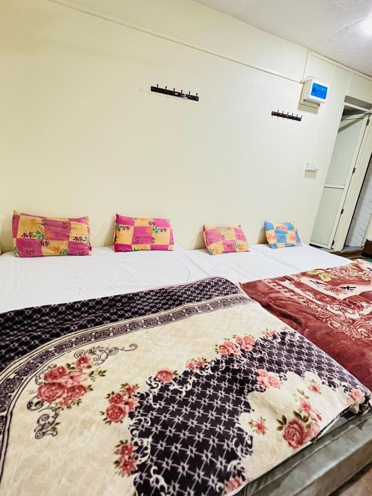 Hotel Shri Shiv Ganga Bhakt Niwas Ujjain Zewnętrze zdjęcie