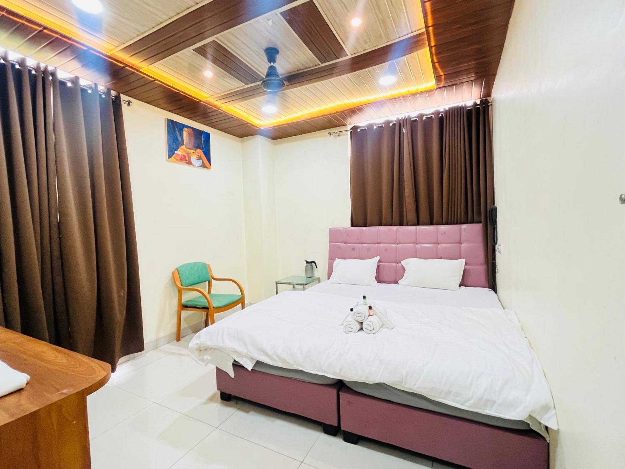 Hotel Shri Shiv Ganga Bhakt Niwas Ujjain Zewnętrze zdjęcie